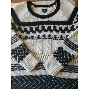 American Eagle Outfitters Black and Cream Sweater